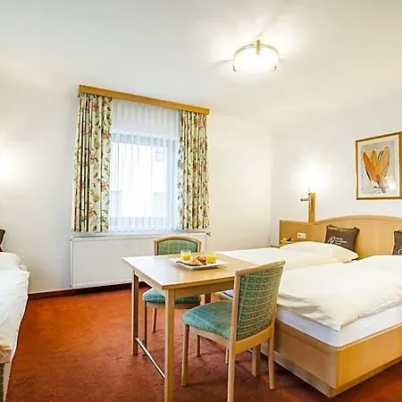 Glasererhaus Hotel 3*